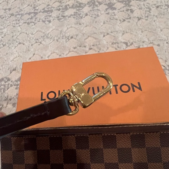 Louis Vuitton Neverful pouch - Picture 7 of 14